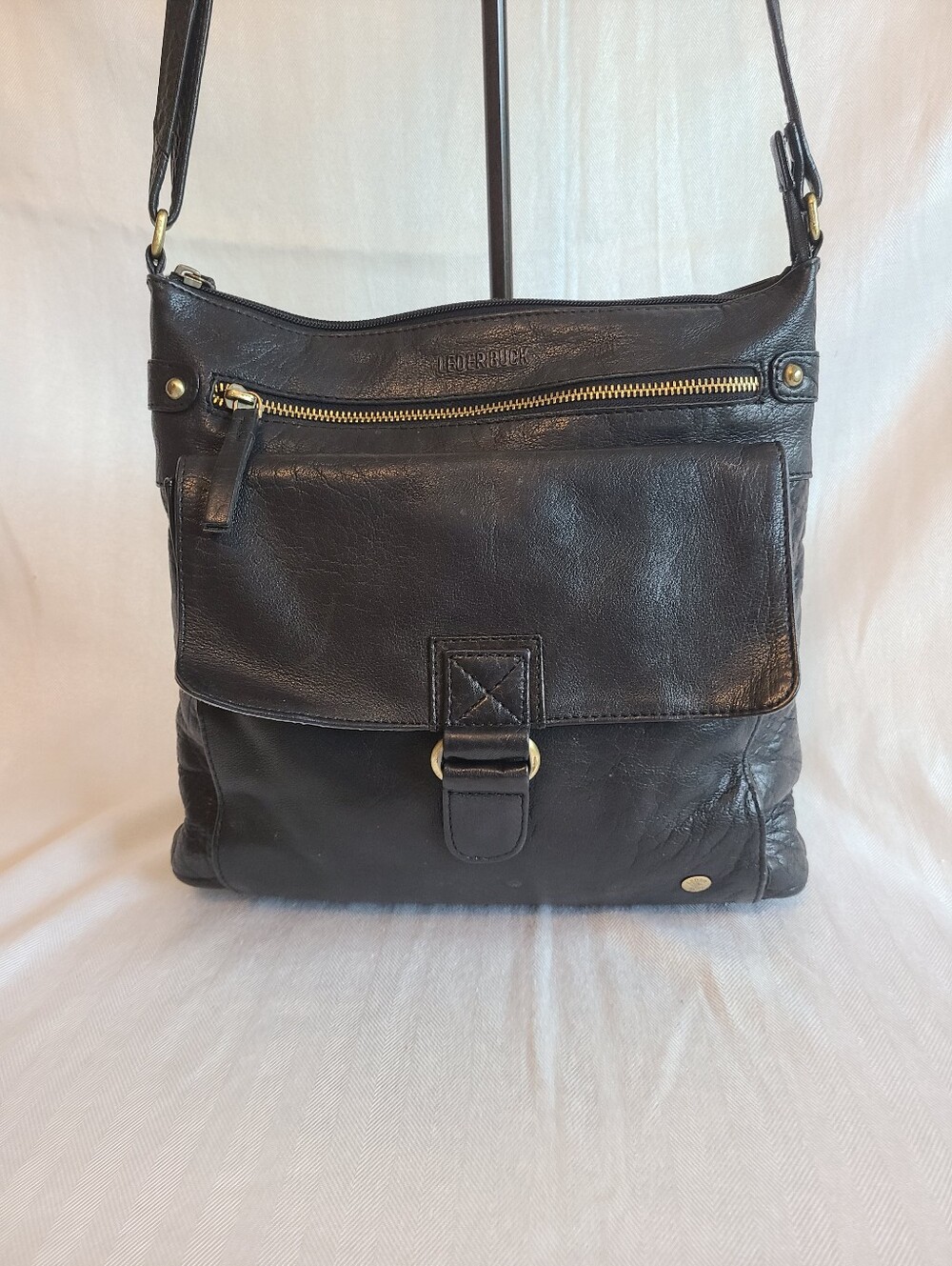 Vintage Leder Buck Black Leather Crossbody Bag